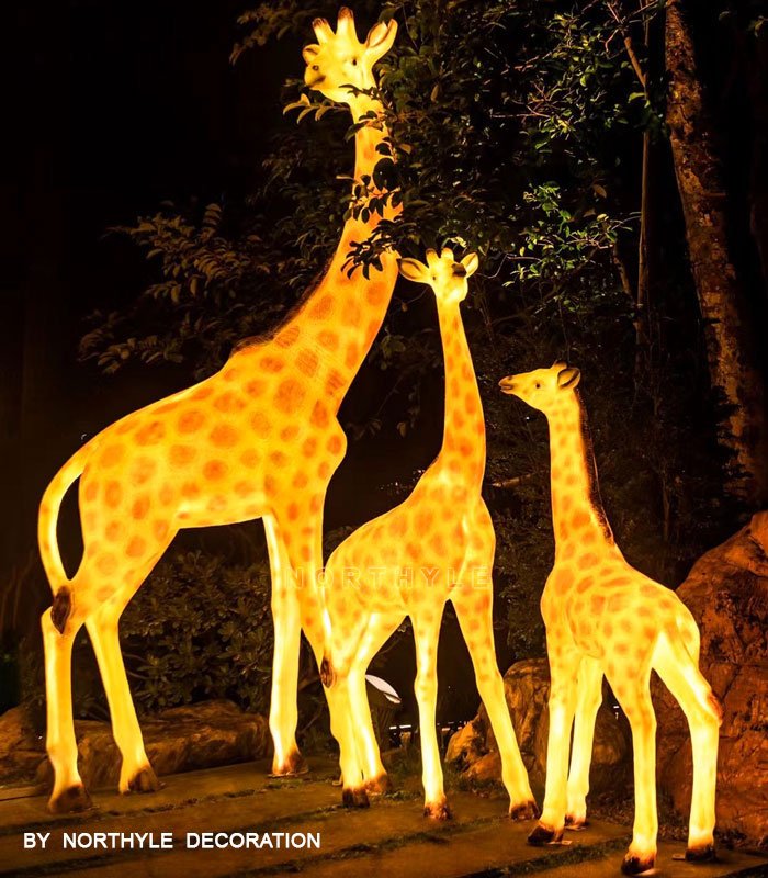 giraffe sculpture lights