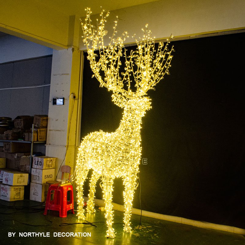 giant reindeer light