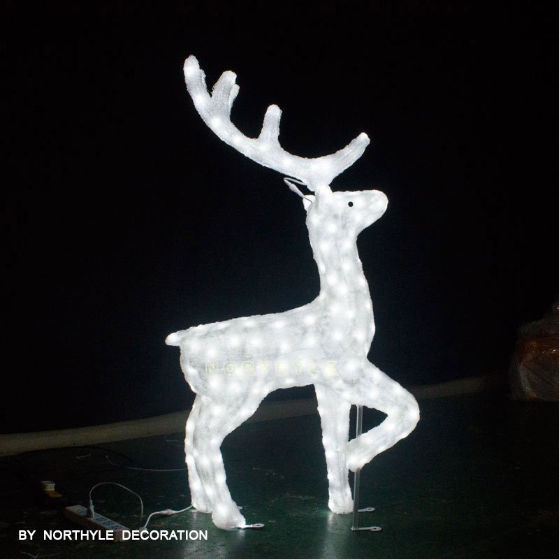 white xmas reindeer lights