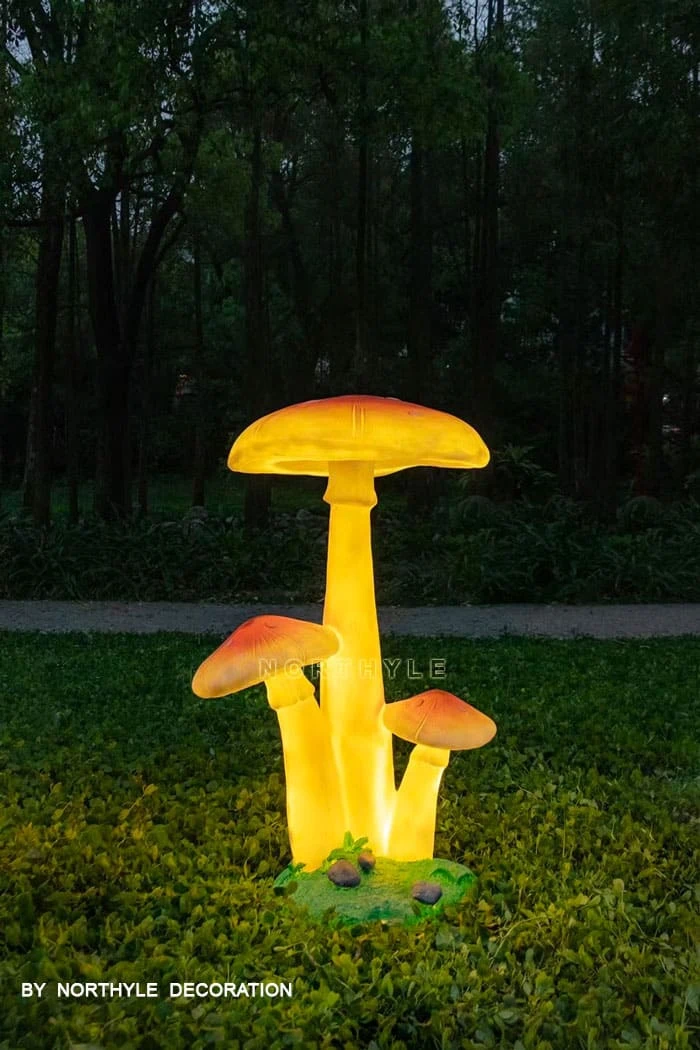 mushroom light dispaly garden