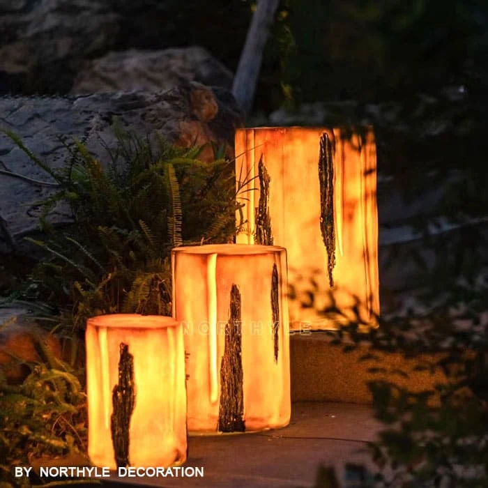 Tree Stump Lights Set Luminous at night