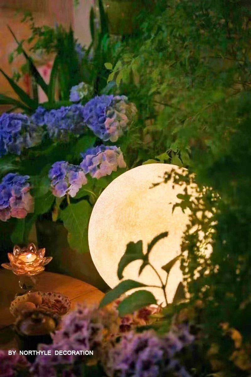 moon lamp outdoor