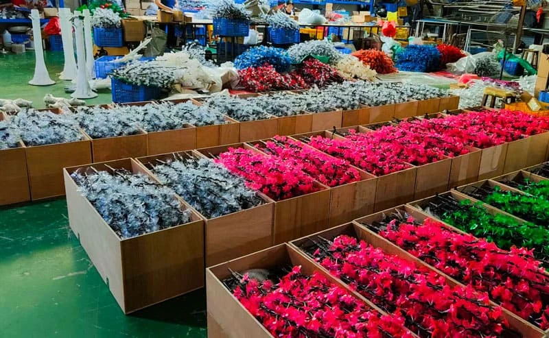 export packaging for commercial light up tree international shipping